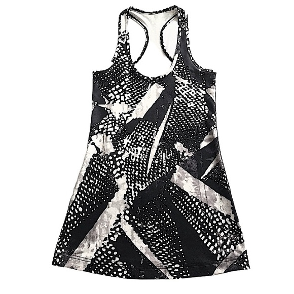 lululemon athletica Tops - 🆕🔥RARE11 LULULEMON ATHLETICA SUPER CUTE TANK BLACK&WHITE MSRP THIS STYLE 125$